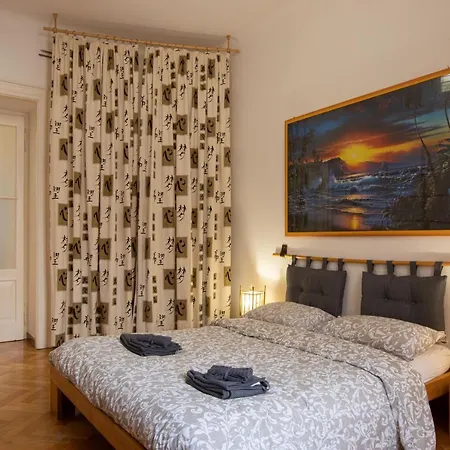 The Triangle Square X4